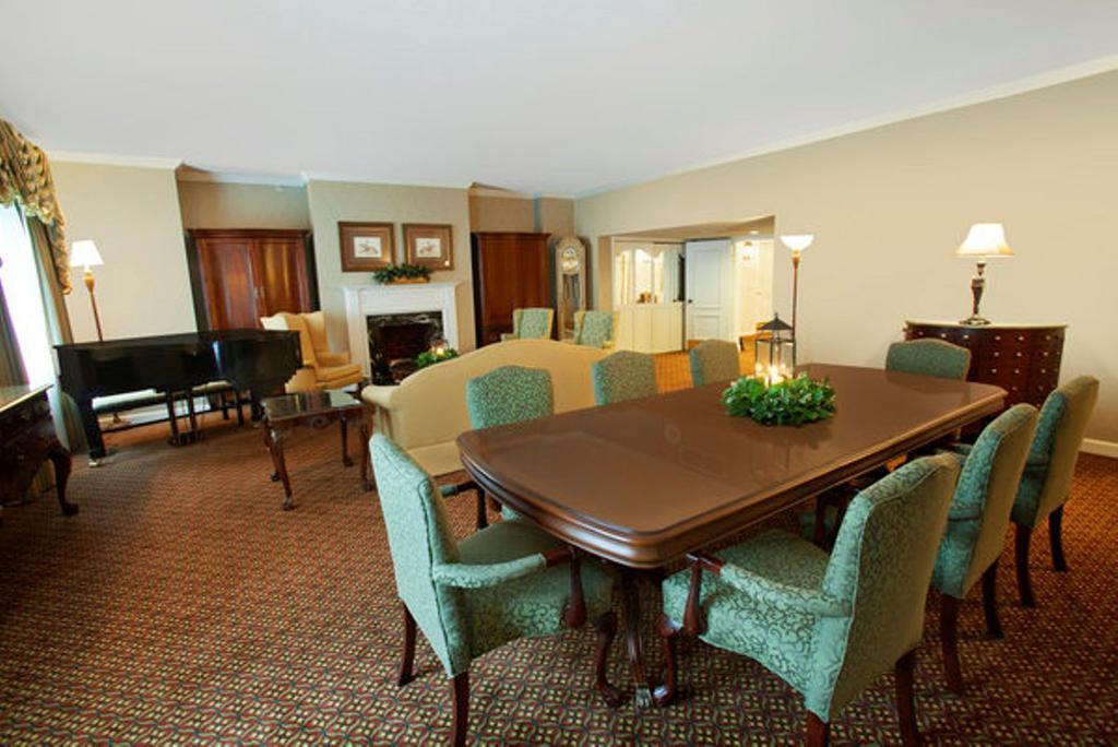 Williamsburg Hospitality House Ξενοδοχείο Δωμάτιο φωτογραφία